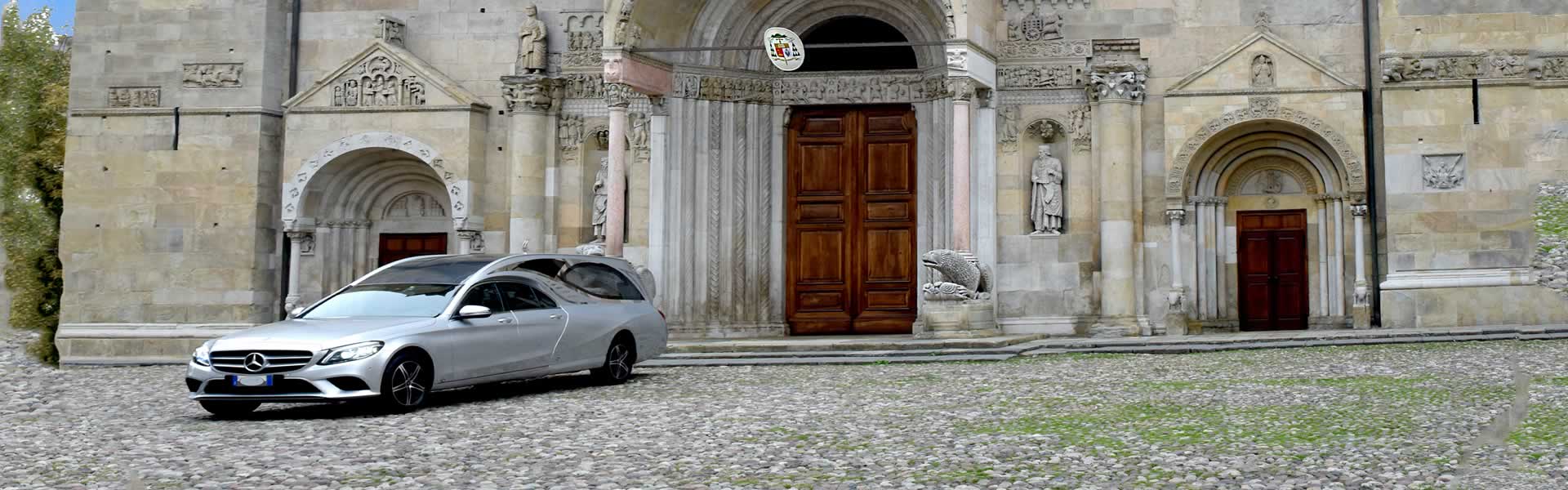 Auto per trasporti funebri nazionali e internazionali